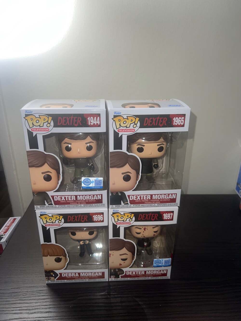 4 Dexter Funko Pops BLOODY EXCLUSIVE, SYRINGE, Debra #1697 #1696 #1965 Morgan